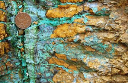Garniérite (minerai de nickel) extraite en Nouvelle-Calédonie - © BRGM Garniérite (minerai de nickel)