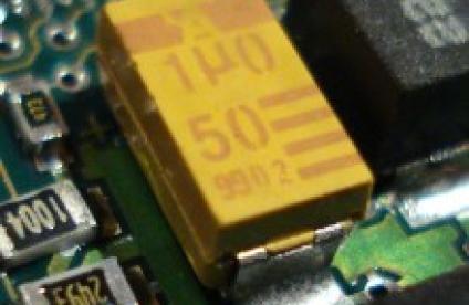 Condensateur au tantale (www.wikimediacommons.org)