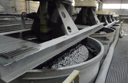 Cellules de flottation à l'usine de traitement de la mine d'argent d'Imiter (Maroc)