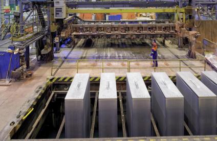 Usine d'aluminium à Dunkerque