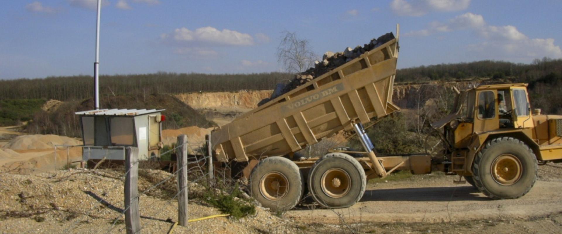 Visite de l'exploitation de silice hydrothermale de Meillers © BRGM - Jean-Michel Eberlé 