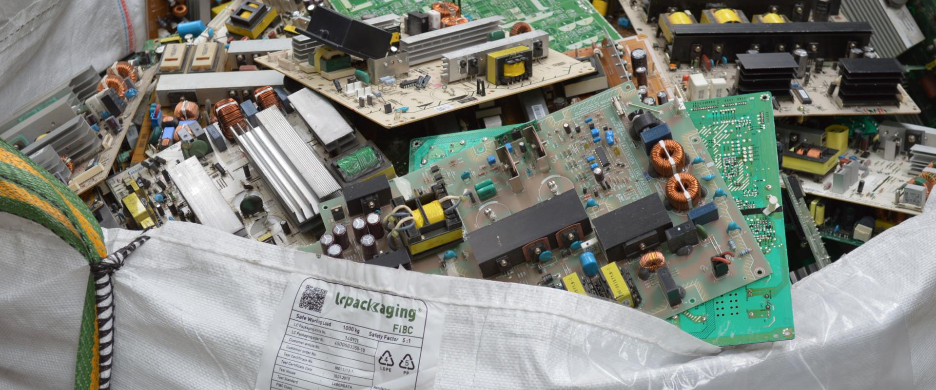 Les déchets électroniques et électriques : un gisement de métaux et de terres rares (Orléans, 2016).