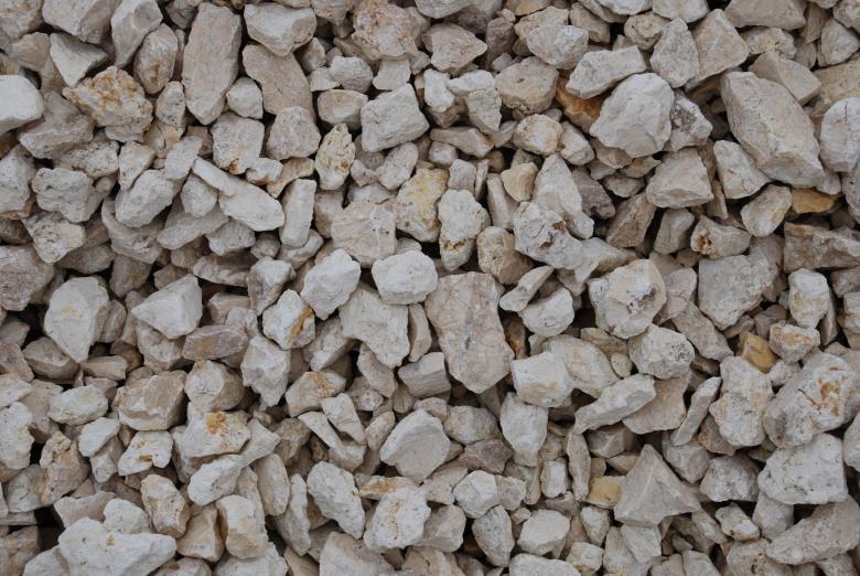 Granulats calcaires de la carrière de Pécy-en-Brie (Seine-et-Marne)